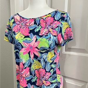 Lily Pulitzer like new t-shirt dress.
